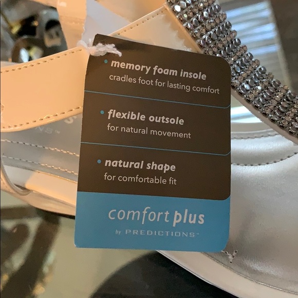 Beautiful woman brand new sandals - Picture 7 of 8